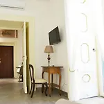 questo rinascimento CASA AUDREY